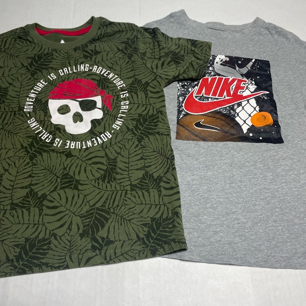 Youth Lot of‎ two size M ( 10)